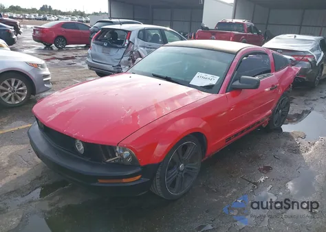 2007 Ford Mustang V6 Deluxe/V6 Premium z USA, uszkodzony, nr VIN 1ZVFT80NX75211955